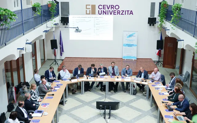 Nelegální trh s tabákem připravuje stát o desítky miliard. Odborníci volají po razantnějších opatřeních.
