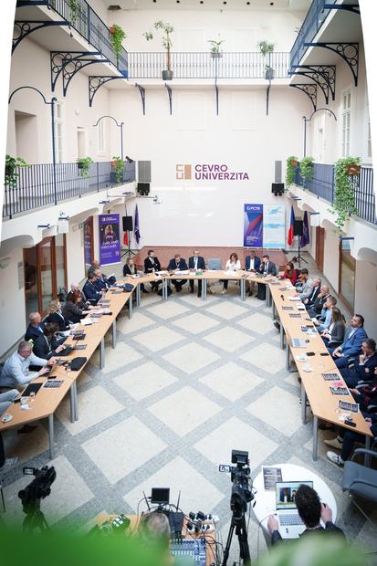 Kulatý stůl k nelegálnímu trhu s tabákem, 22. 4. 2026 (2/4)