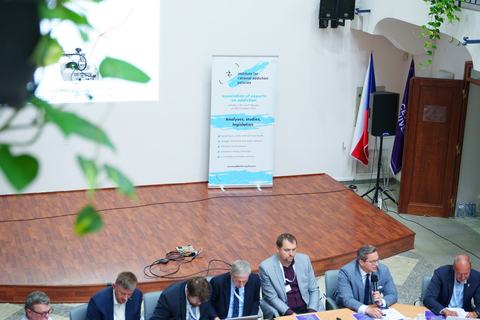 Kulatý stůl k nelegálnímu trhu s tabákem, 9. 6. 2026 (5/8)